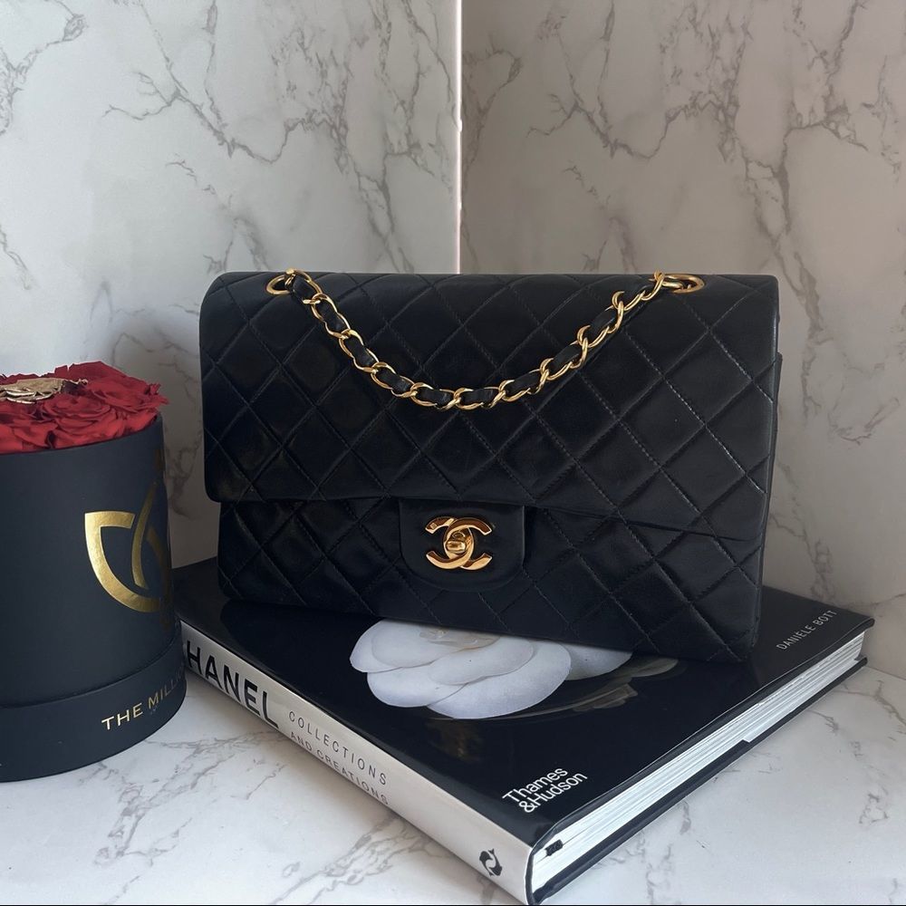 CHANEL Lambskin leather CC Turnlock Quilted Classic Flap Medium 25 bag vintage